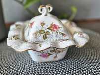 Porcelanowa maselniczka Chodzież róże