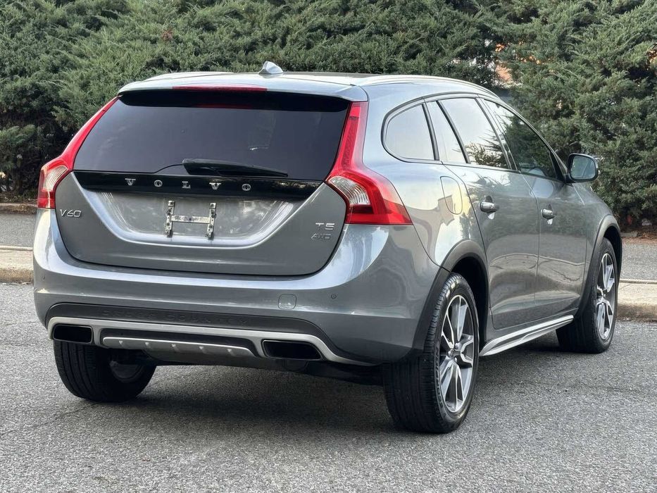 Volvo V60 Cross Country      2016