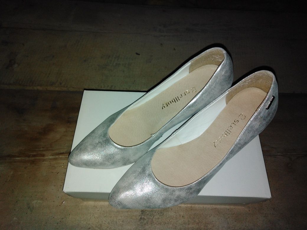 Buty na obcasie srebrne