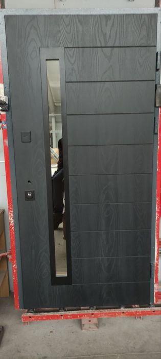 Двері вхідні/міжкімнатні. Вироби з металу.  Порошкове фарбув