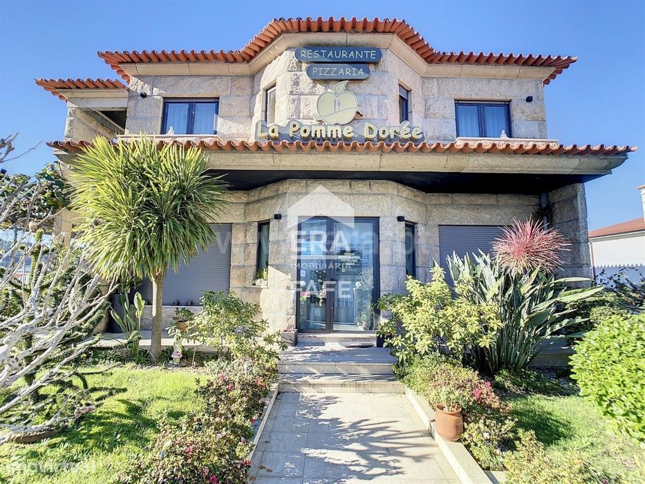 Moradia T3 com restaurante em Quinchães