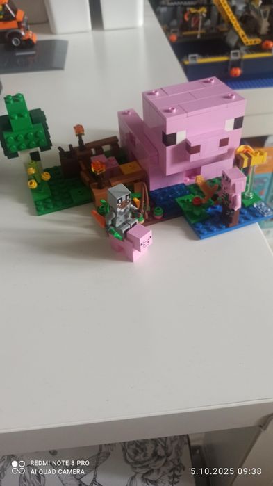 lego minecraft domek świnki