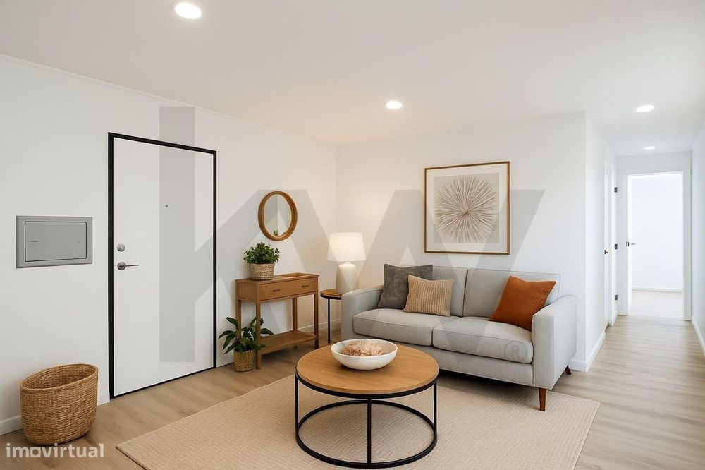 T2 Remodelado com Logradouro – São Pedro de Sintra (a 50m do Largo Pri