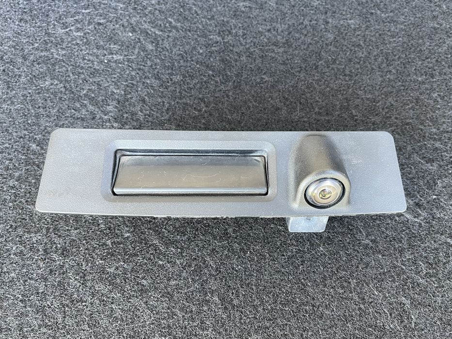 Камера задня до Tesla Model Y