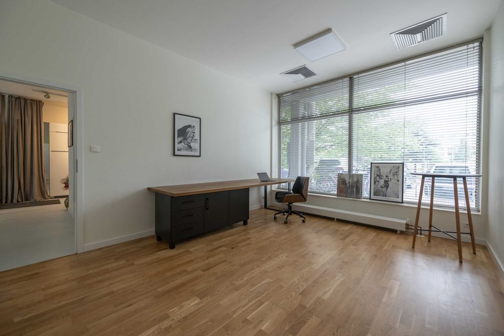 Lokal, pasaż jeżycki, od zaraz -usługi, handel- CENTRUM