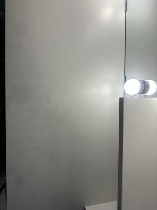 Toaletka z oświetleniem led