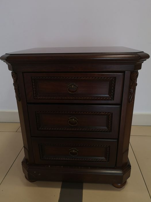 Szafka nocna w kolorze venge