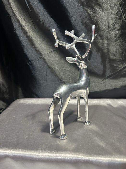 Figurka Jelenia z Metalu Srebrny Kolor, Elegancka Dekoracja