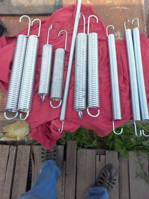 Пружина стальна на розтяг