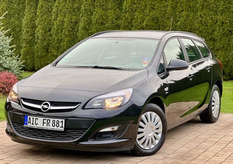 Opel Astra LIFT // 1.4 turbo benzyna // niski przebieg // super stan