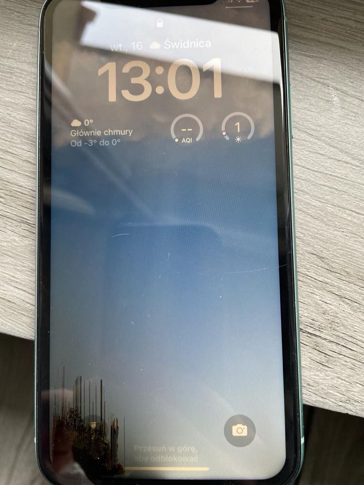 Iphone 11  iphone (lekko uszkodzony )