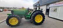 Trator JOHN DEERE 5515