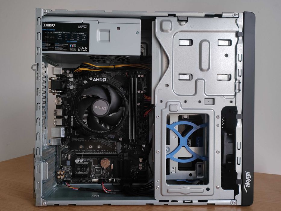 Komputer SFF Ryzen 5 3400G / RX Vega 11 (mały PC , media center)