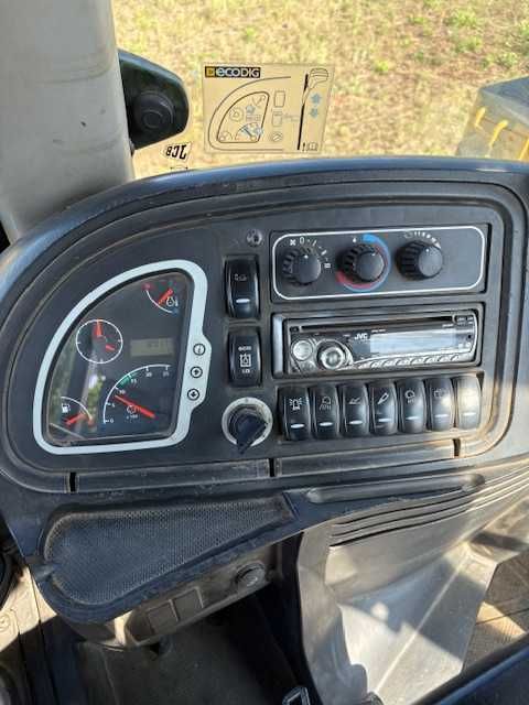 koparko ładowarka JCB