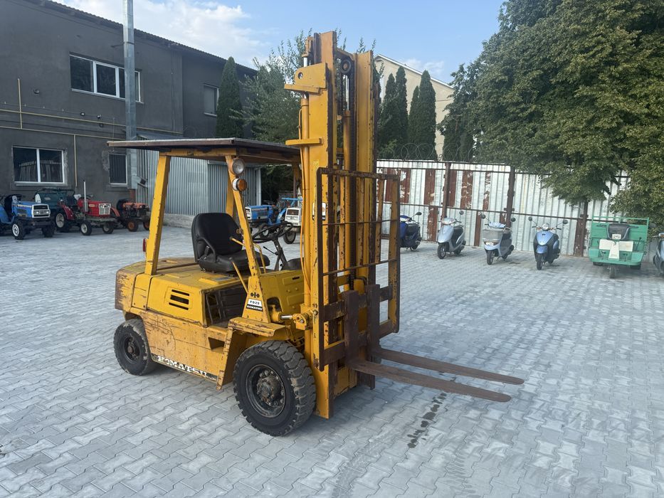 Навантажувач вилковий Komatsu FD25D - дизель