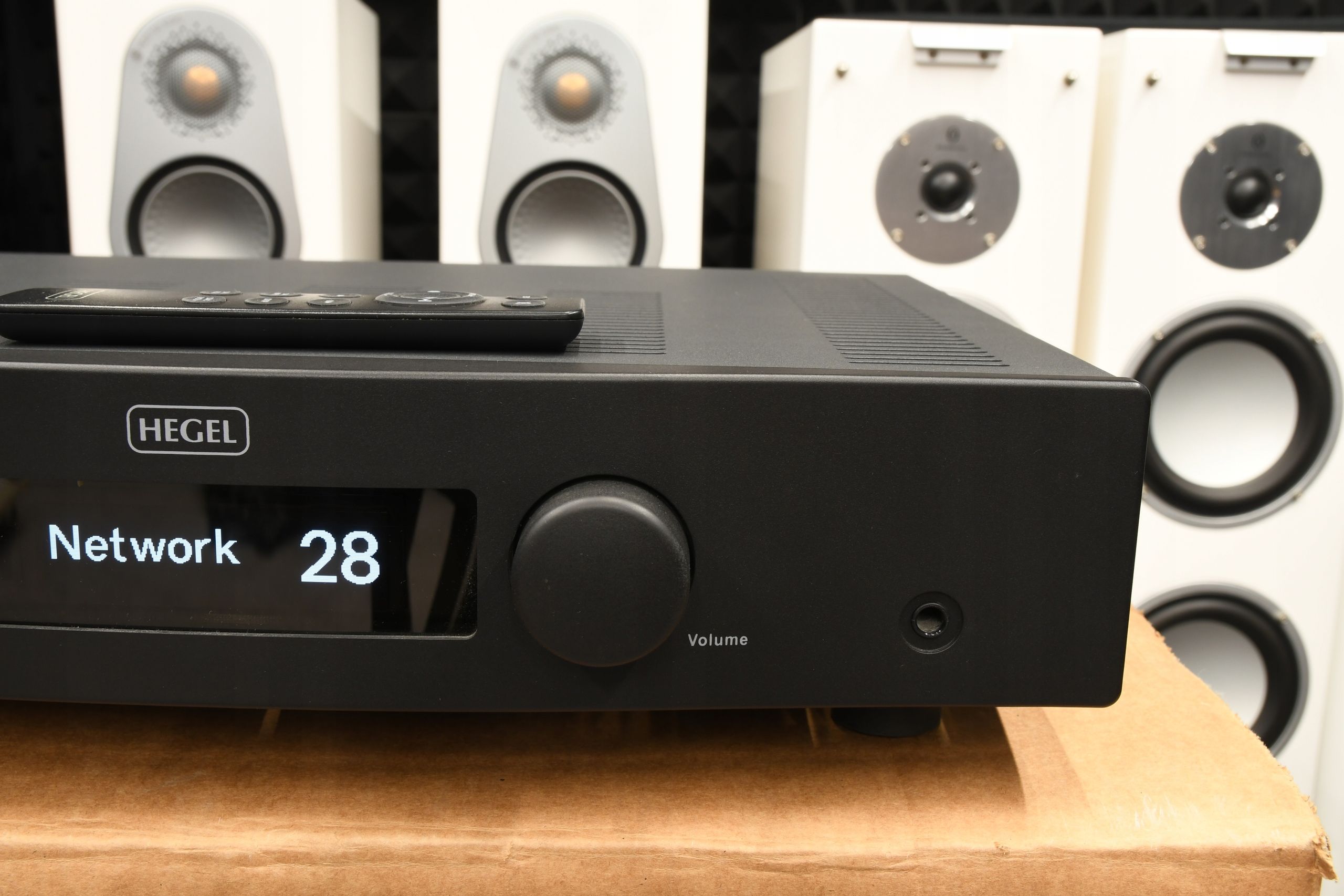 Zadbany wzmacniacz stereo Hegel H90 z DAC USB AirPlay DLNA + pilot
