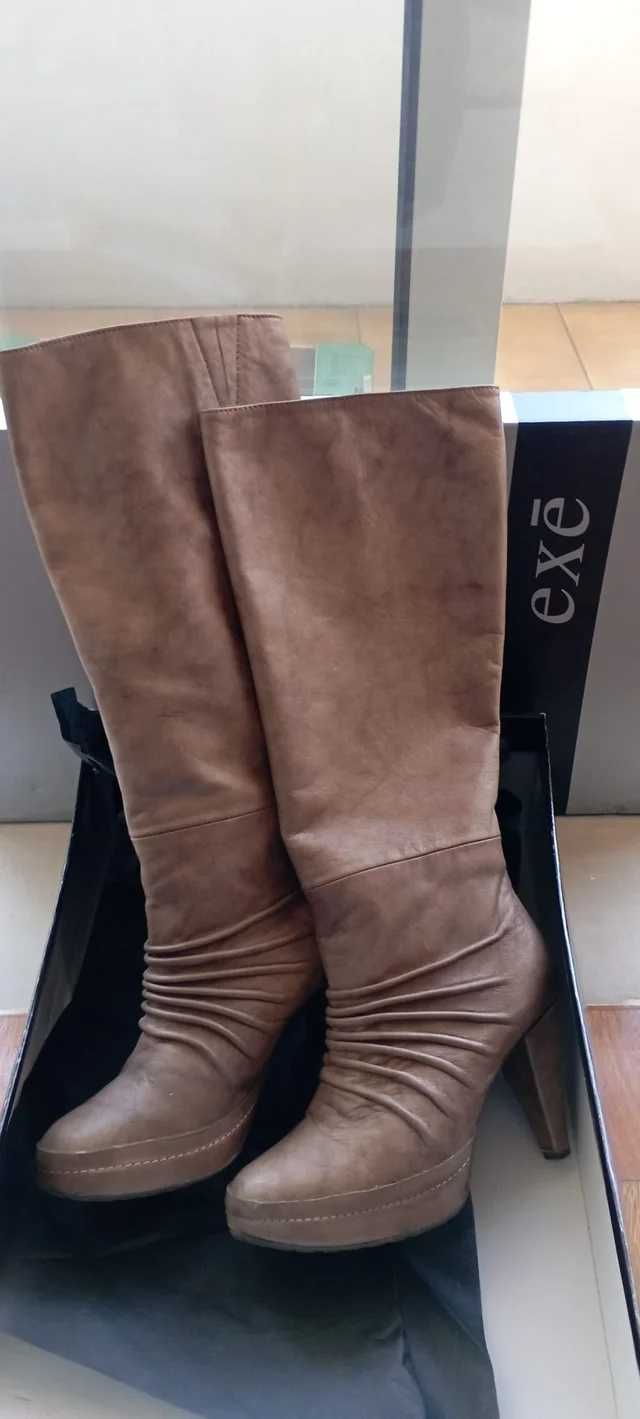 Botas Exē 35, Camel