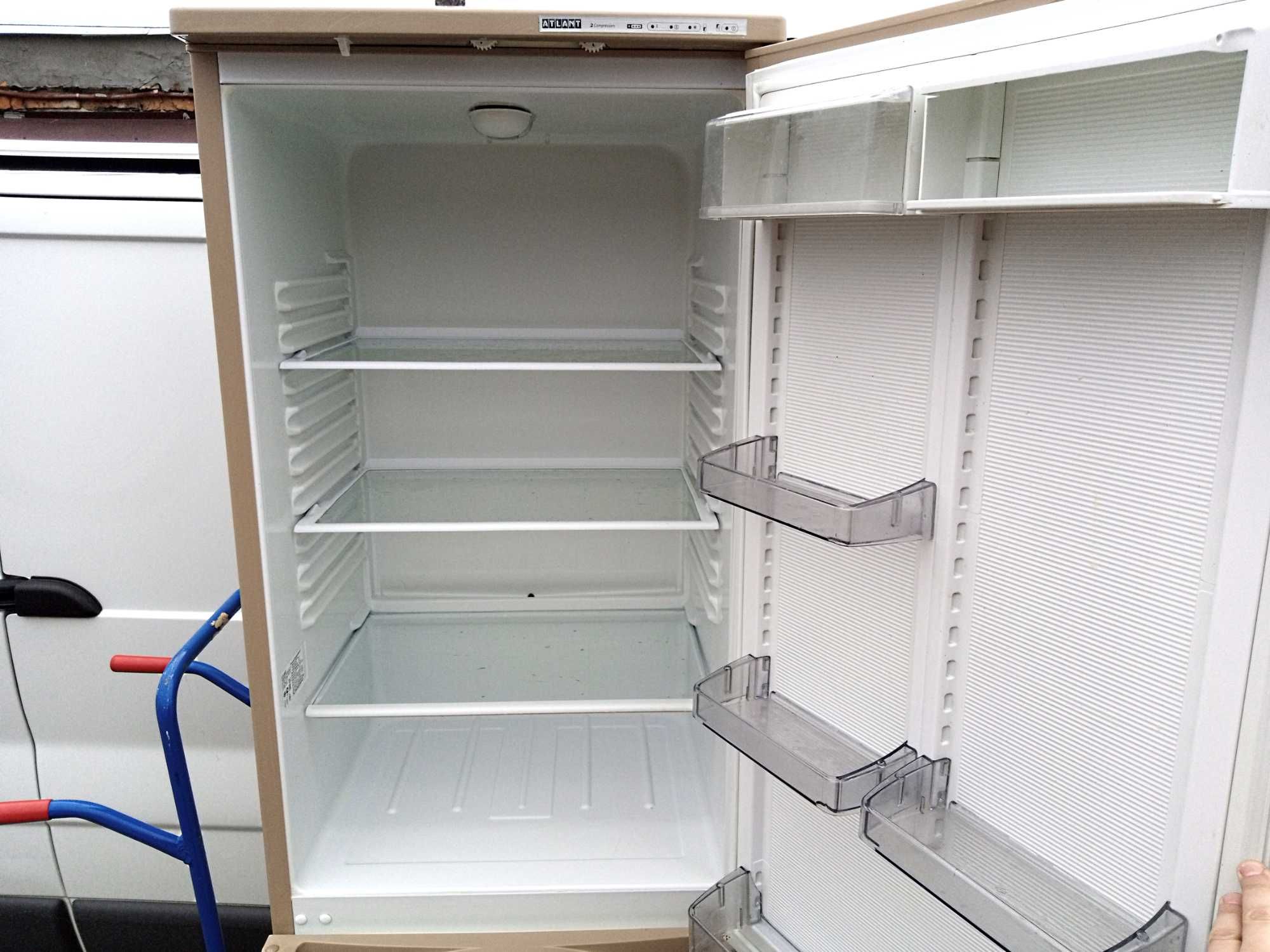 Холодильник ATLANT з морозильною камерою