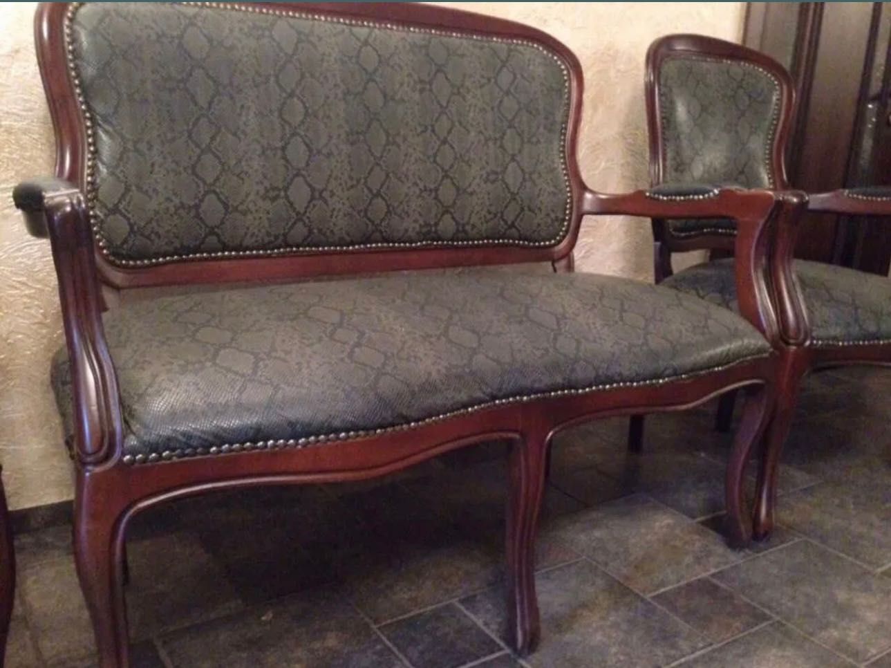 Продам комплект мягкой мебели бу- софа+ 2 кресла