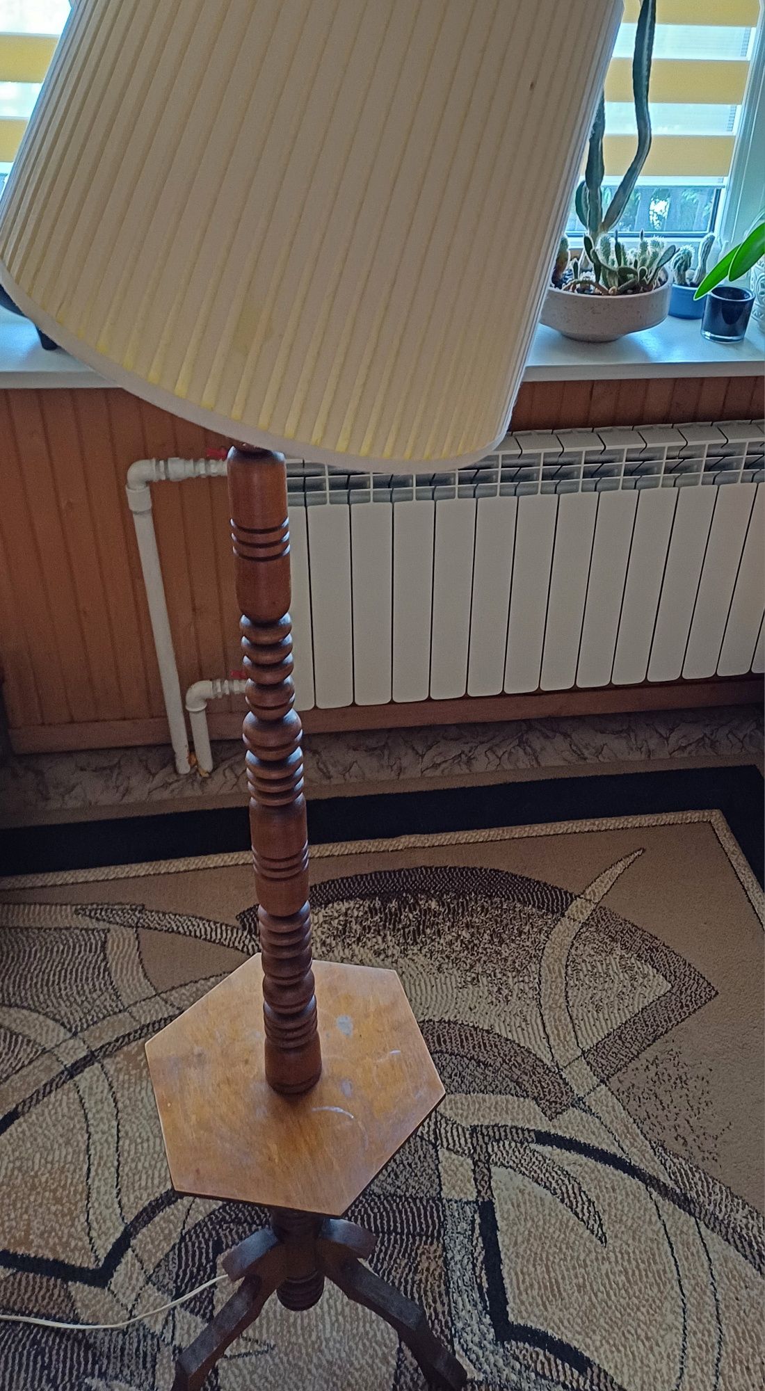 Lampa PRL drewniana toczona wysoka