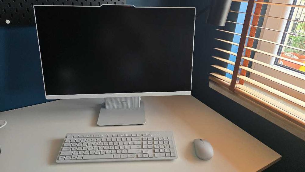 LENOVO IdeaCentre 3 27" IPS i7-13620H 32GB RAM 1TB SSD Windows 11 Home