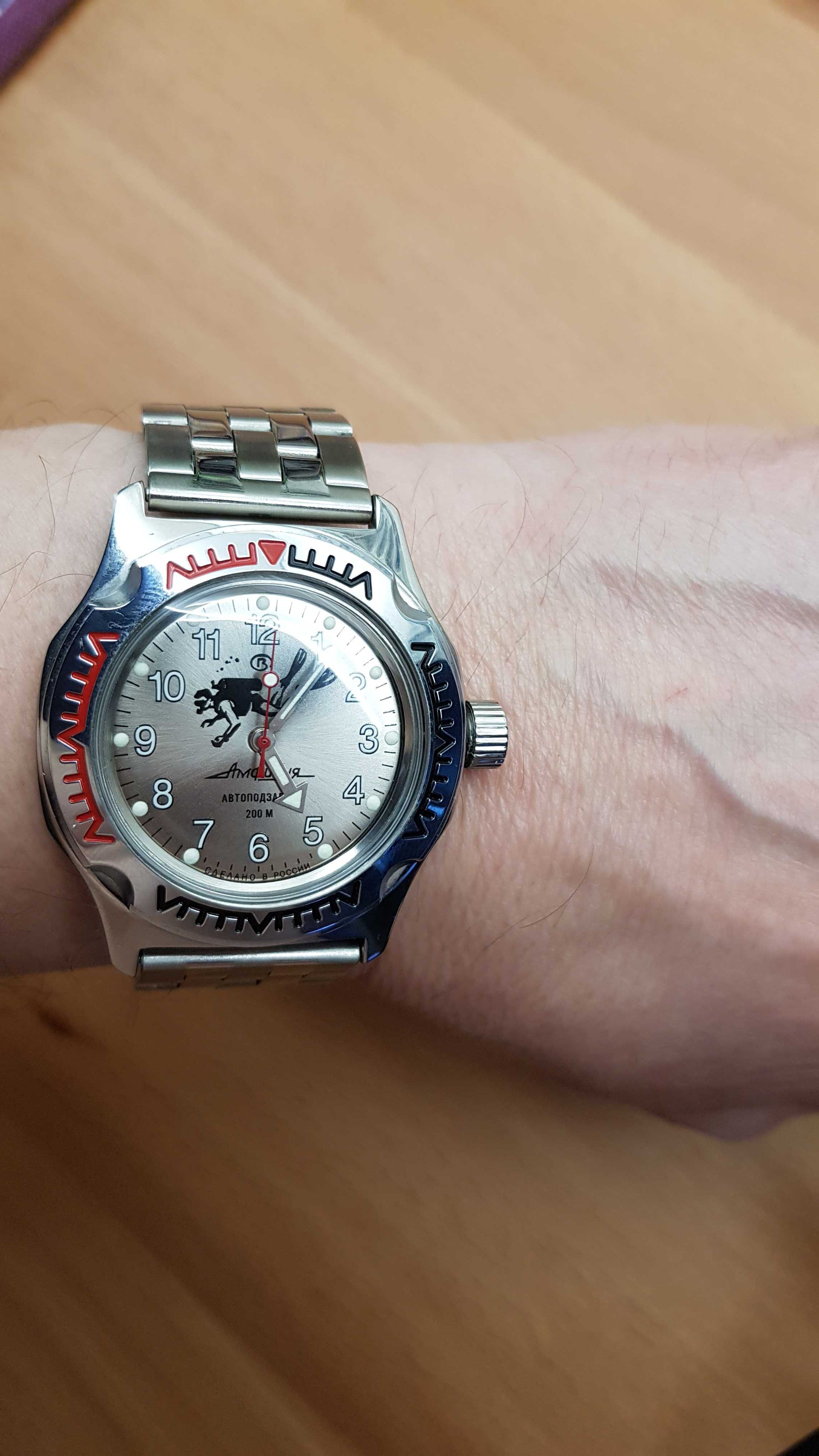 Iluminator zegarek *Vostok-Amfibia*automatic