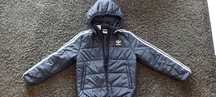 Casaco alcochoado impermeável Adidas original, tamanho 9-10 anos (140c