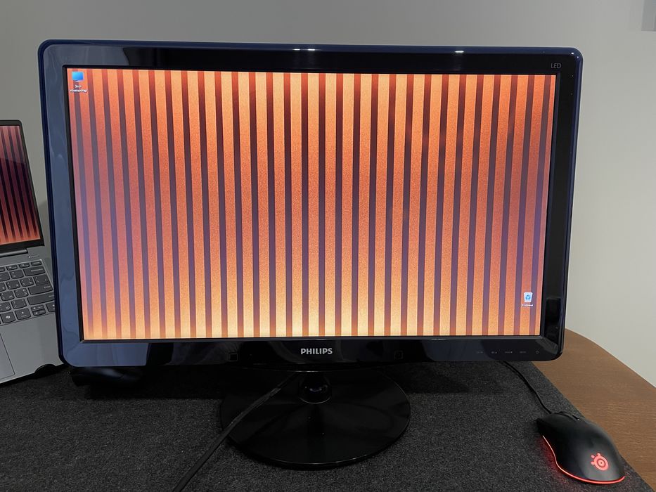 Монітор Philips 247e3 24"  75гц