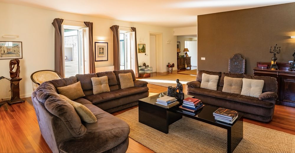 Conjunto de Sofás em bom estado