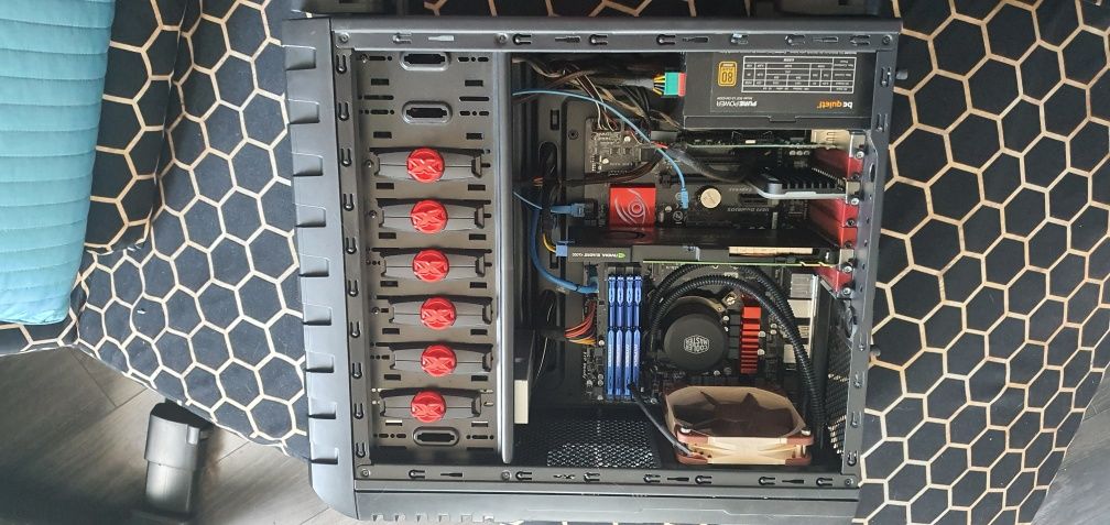 Komputer procesor i5,32GB,NVidia Quadro