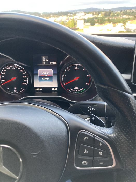 Mercedes Benz C 300 h station nacional Avangard 9/2015 poucos kms