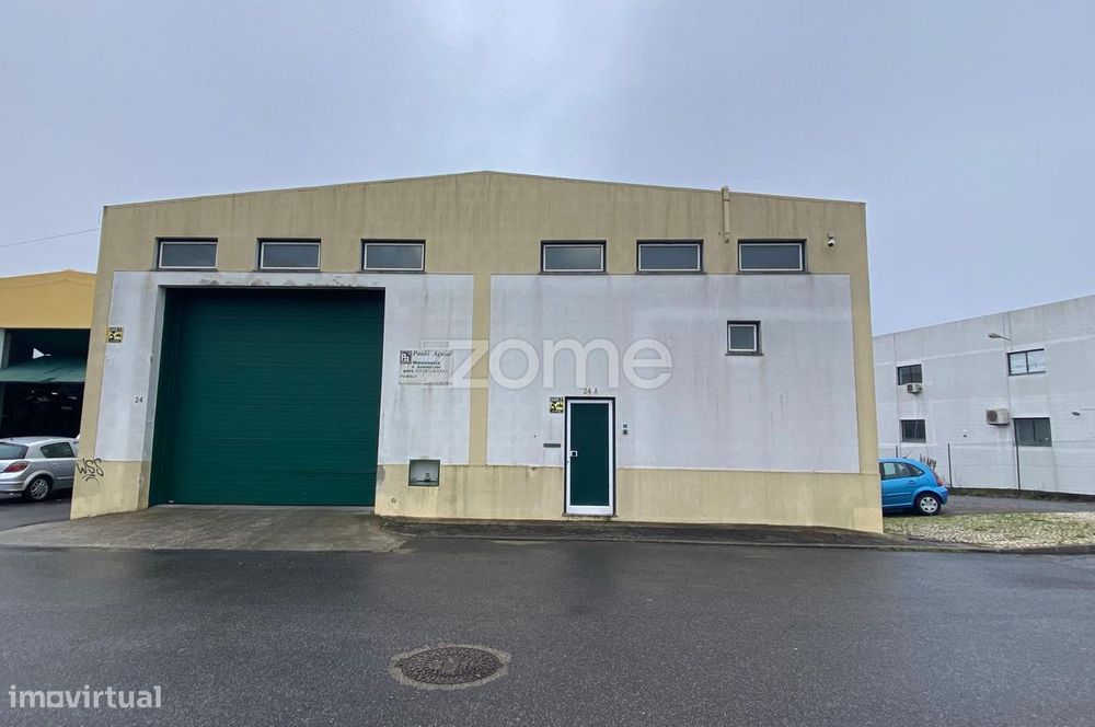 Armazém Industrial Mem Martins - Sintra - Como Novo