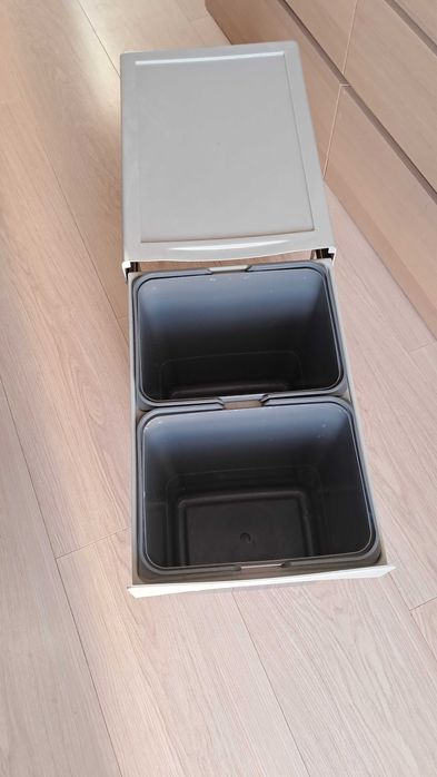 Kosz na śmieci wysuwany