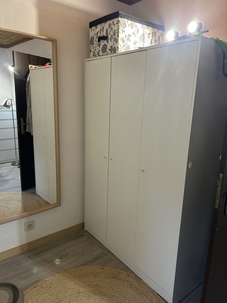 Dois roupeiros IKEA Novos