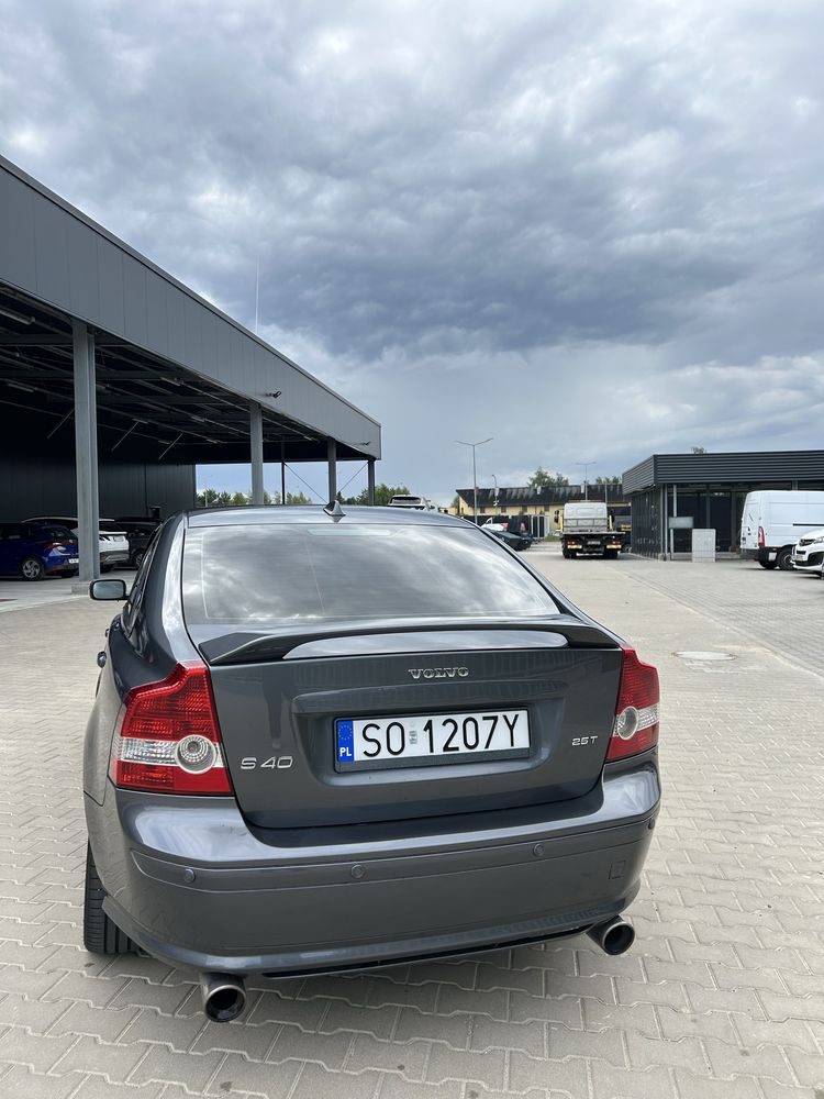 Volvo S40 2.5 T5 220 KM