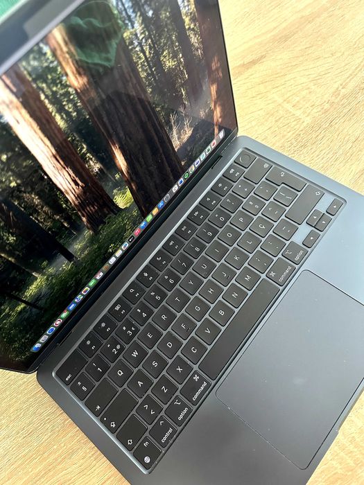 MacBook Air M3 (2024) – 13" – COMO NOVO