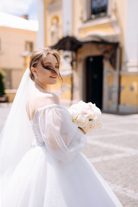 Весільна сукня