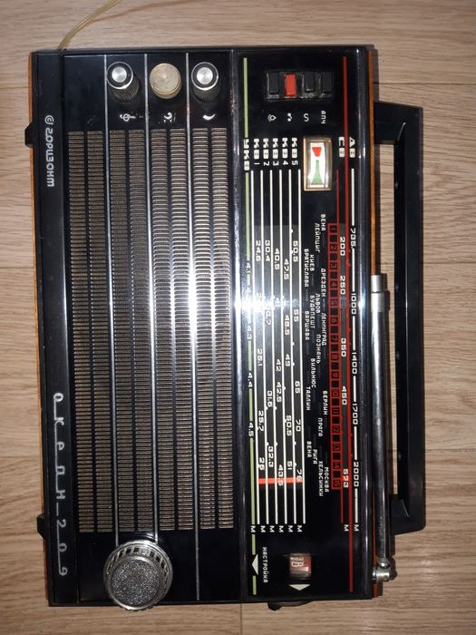 Переносной транзисторный радиоприёмник Океан 209