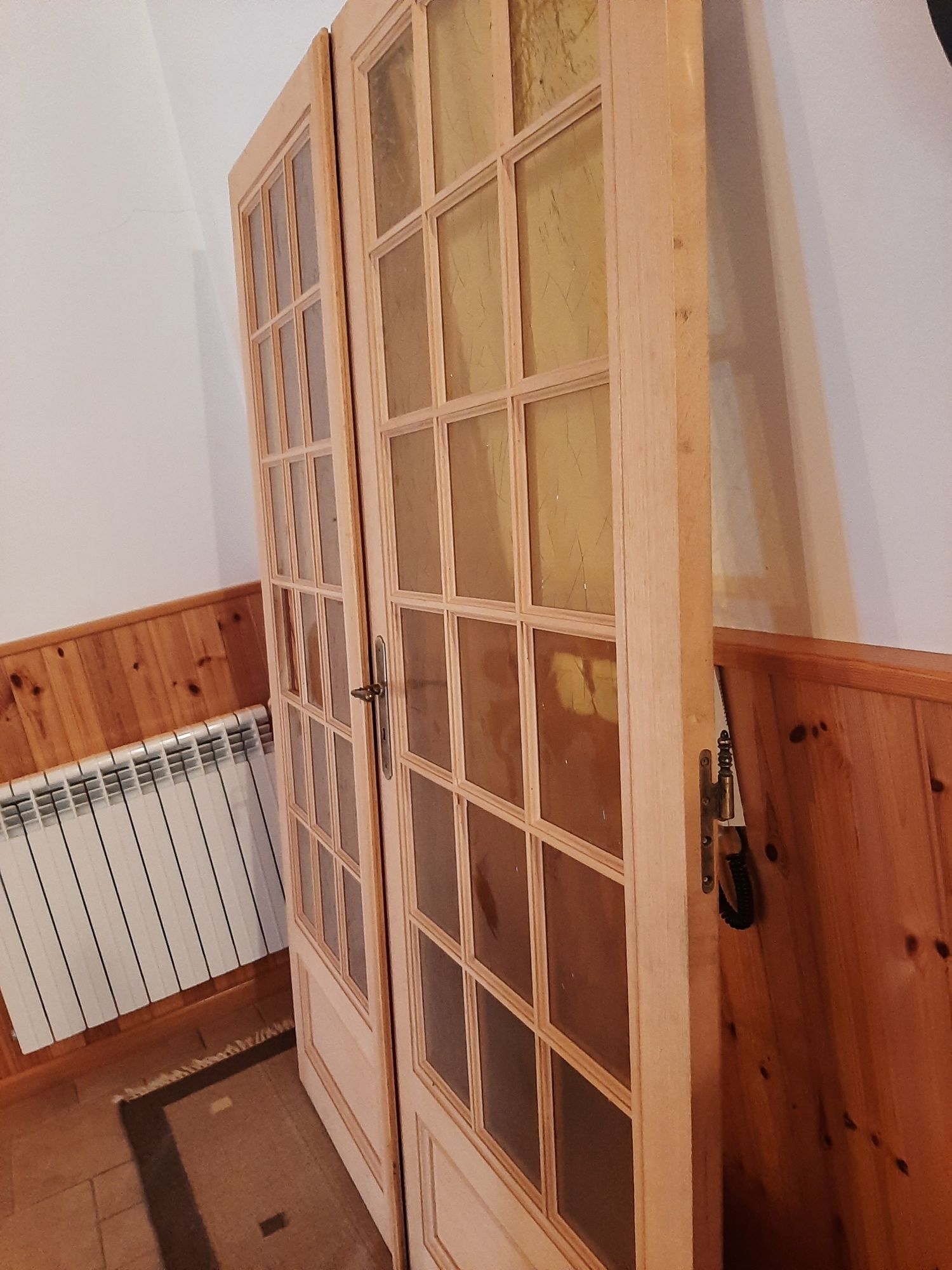 Porta de madeira com vitral