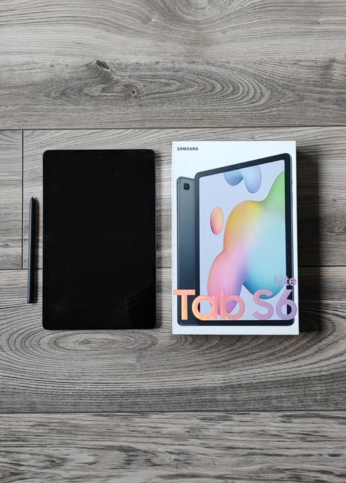 Tablet Samsung Galaxy Tab S6 Lite z rysikiem