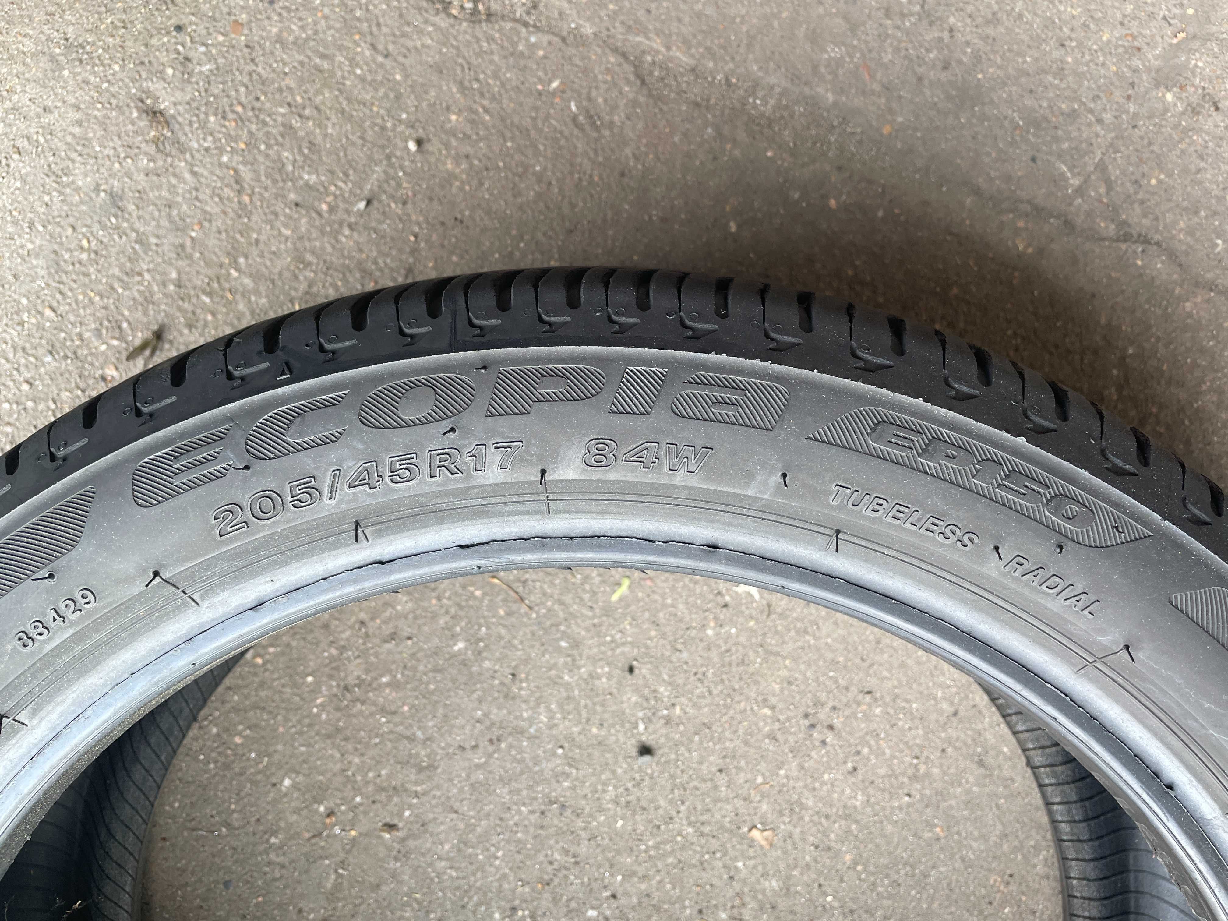Komp. Opon Bridgestone 205/45R17