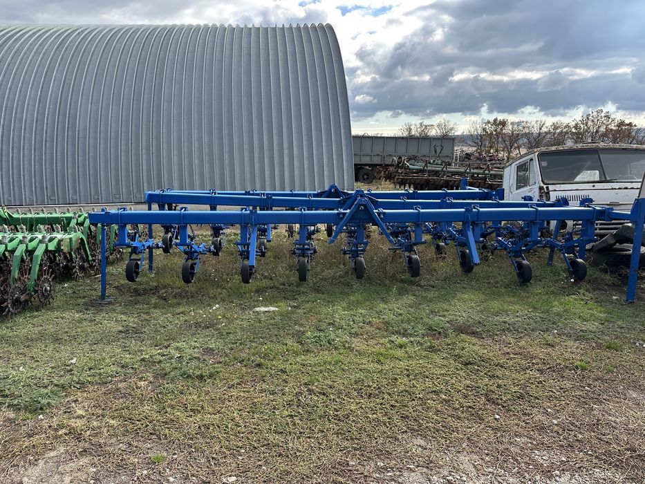 Культиватор міжрядний просапний КРН 5.6