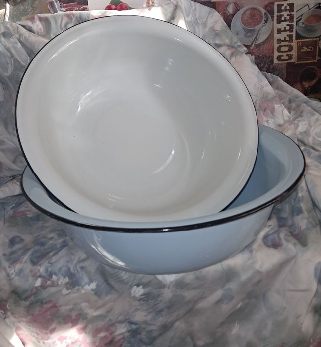 Кухонная посуда разная.