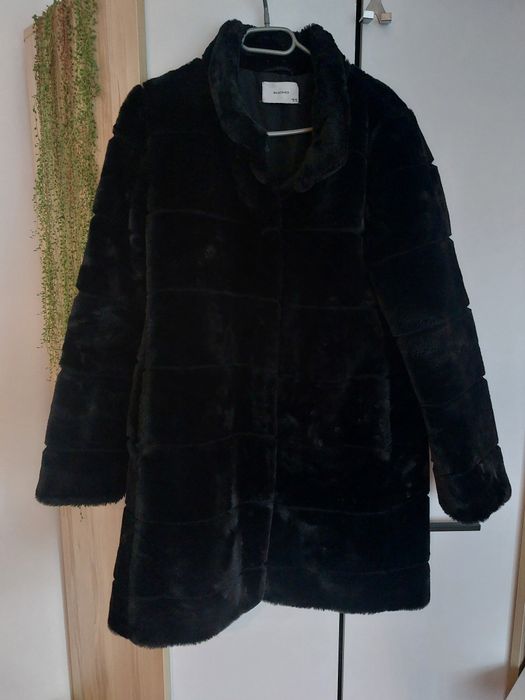Sztuczne futro kurtka czarna