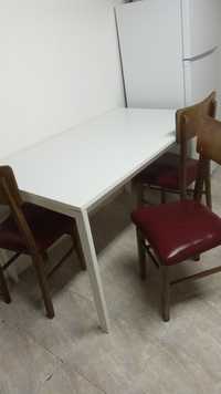 Sofá + mesa com 4 cadeiras