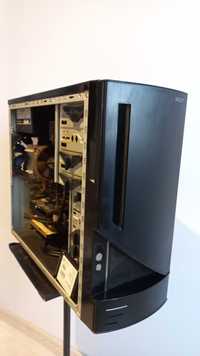 Komputer PC intel quad core 4x2,83 GHz