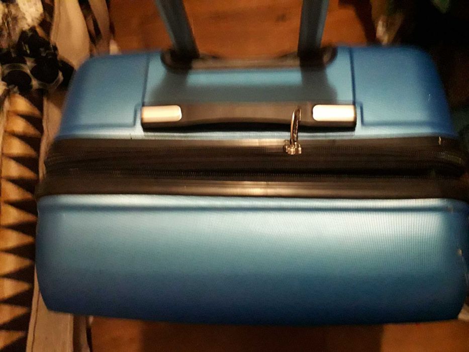 Walizka kabinowa Podróżna na 4kółkach