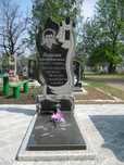 Гранитные памятники с установкой