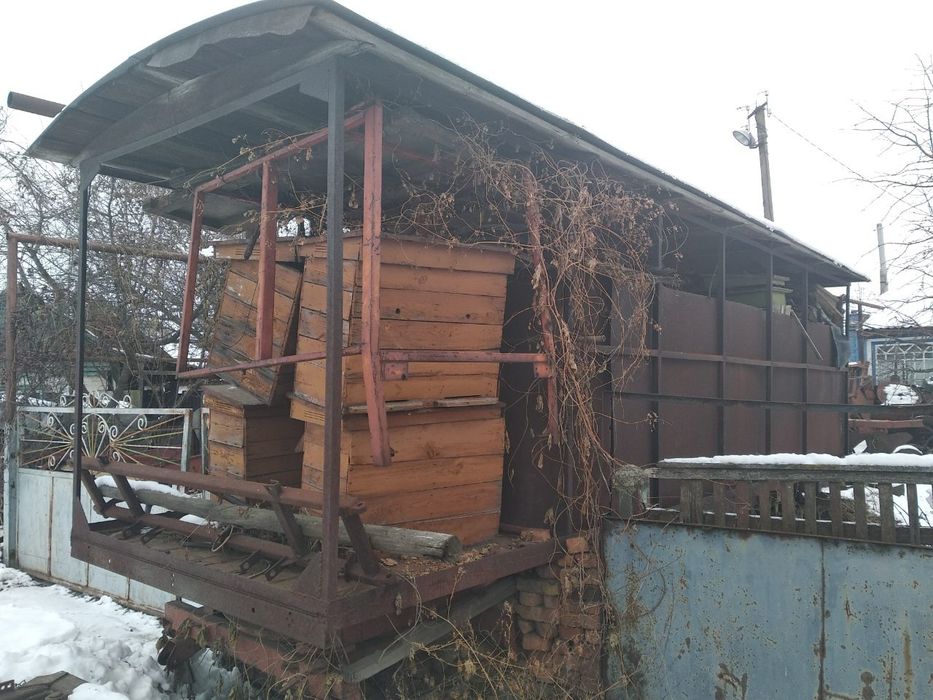 Павильон для пчел на колесах