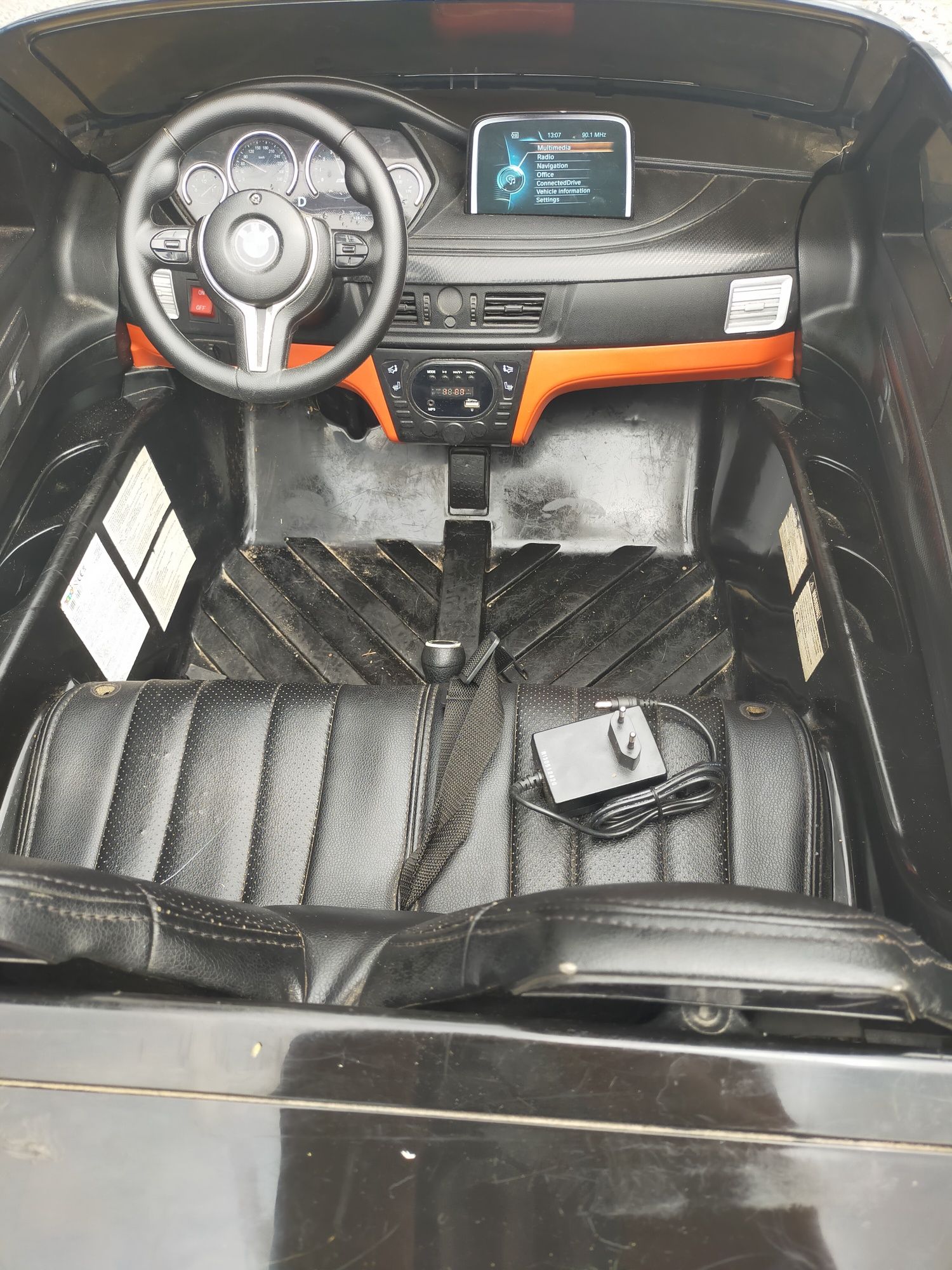 Samochód dla dzieci BMW X6M